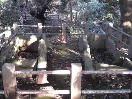 stone coffins of Akedo Old Mound