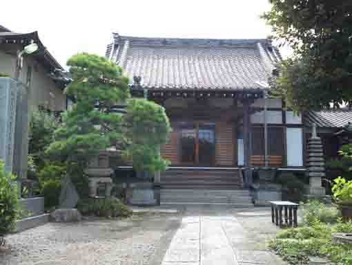 the main hall of Inarisan Sorinji Temple