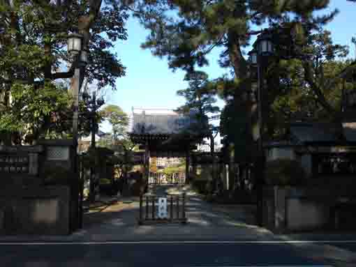 the Fudomon Gate in Zenyoji Temple