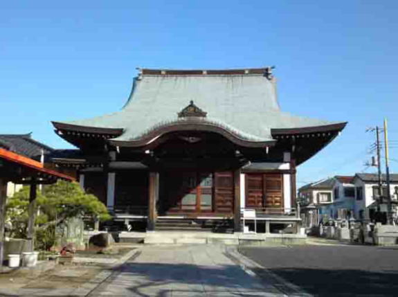the main hall of Shotokusan Honkyuji Temple